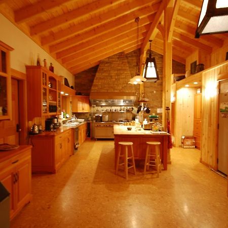 Bear Claw Lodge Kispiox ภายนอก รูปภาพ